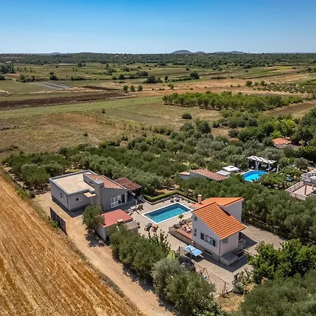Divinus Villa *