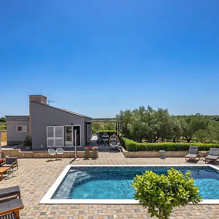 Divinus Villa