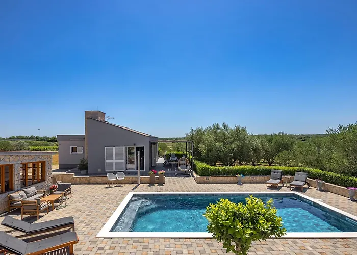 Divinus Villa
